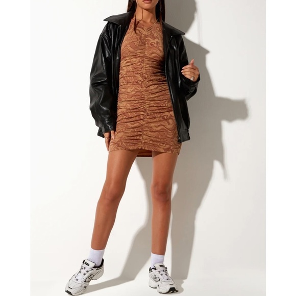 NWT‎ Motel Aeliran Mini Dress in Fluid Marbling Brown Size Medium - Picture 1 of 14